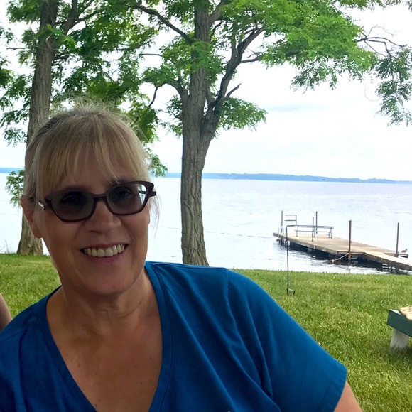 Meet your Posher, Carol - Picture 3 of 7